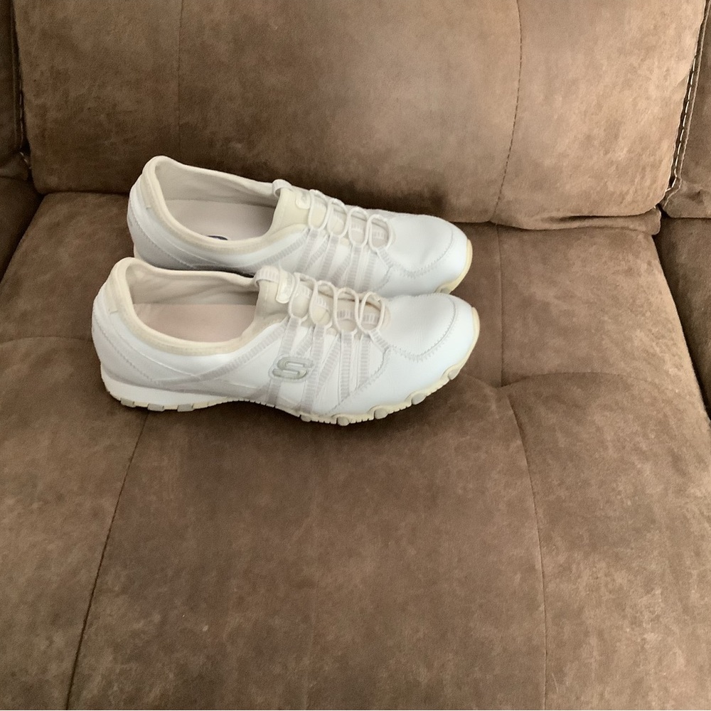 Skechers